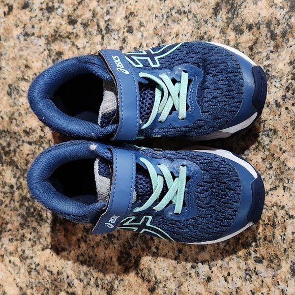 Asics Little Girls Shoes - Size 10 - Picture 5 of 8